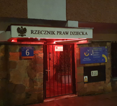 Podświetlony budynek BRPD