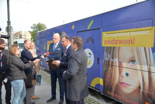 Rzecznik Praw Dziecka, Prezydent Torunia i Miejski Zakład Komunikacji w Toruniu rozpoczęli wspólną kampanię społeczną promującą Dziecięcy Telefon Zaufania 800 12 12 12